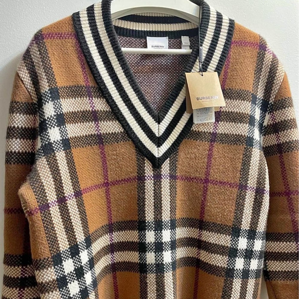 Burberry sweater brand new